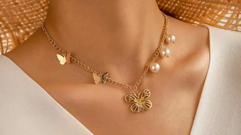 Feature Hawaiian Necklace